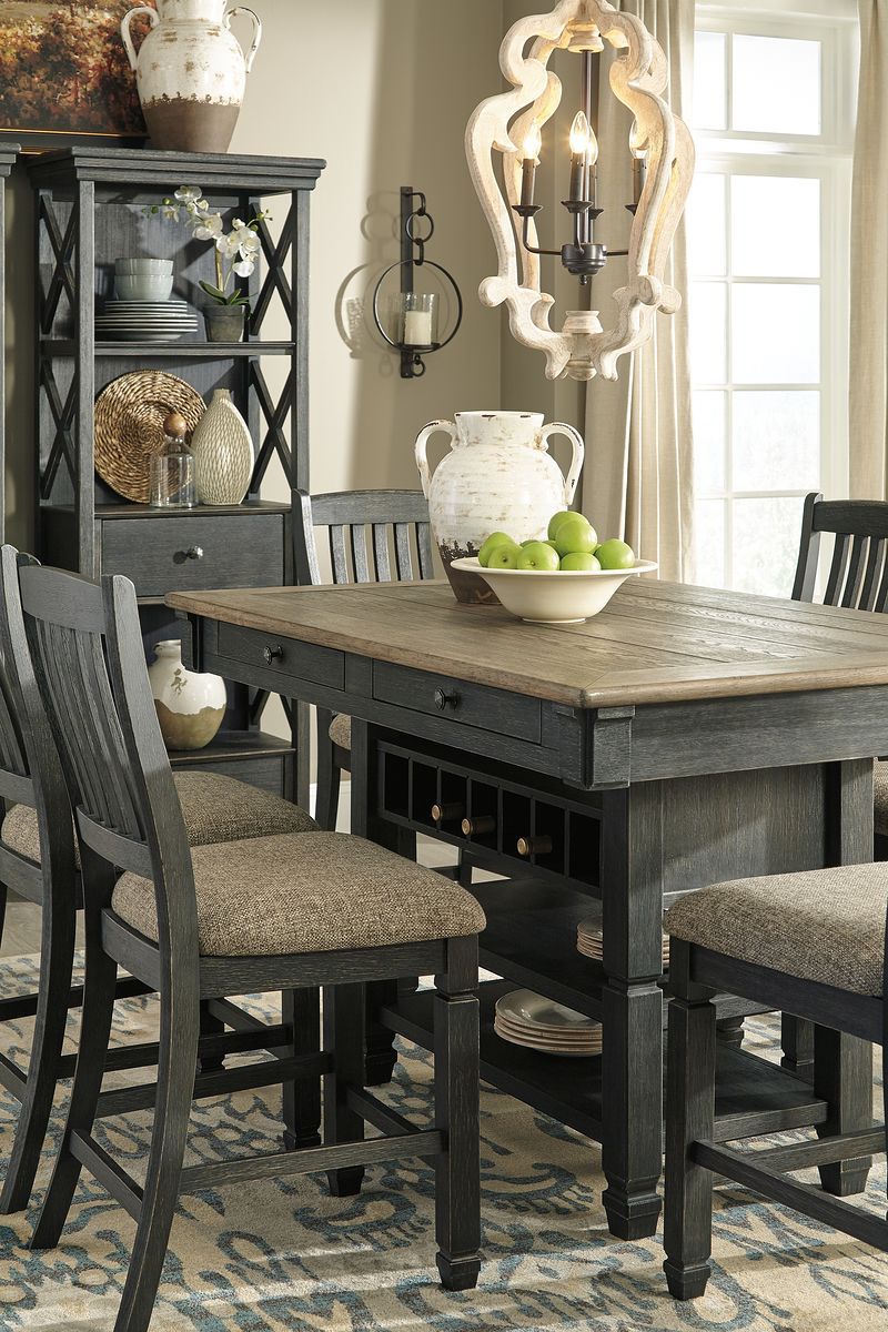 Tyler Creek - Counter Height Table Set